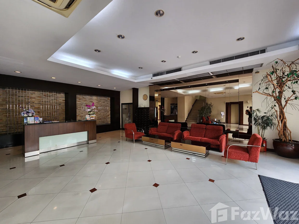 picture Warm Minimal Living in a Quiet Thonglor Setting 6803926 - 14/16