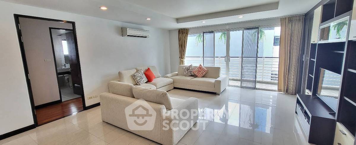 picture Spacious 3-BR 170 Sqm, Avenue 61 Condominium Near BTS Thong Lor (ID 3336168) - 8/21