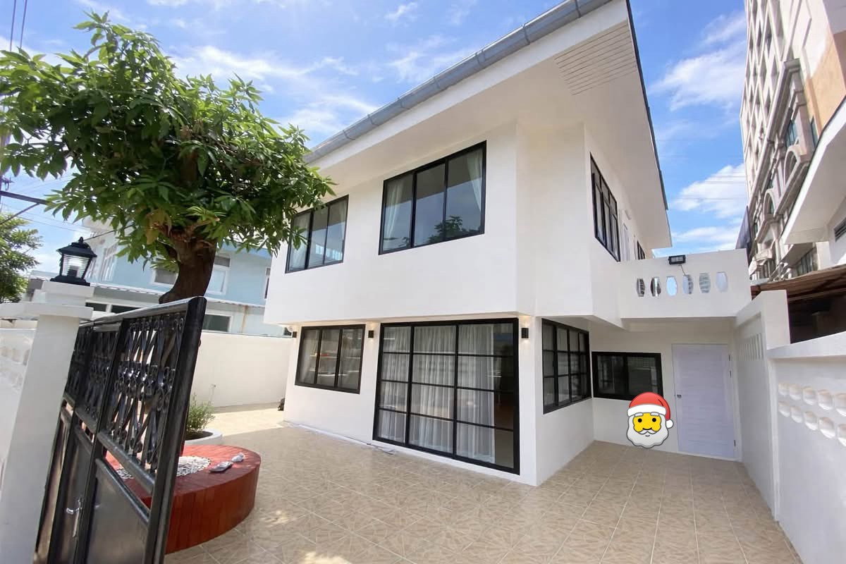 🏡✨ให้เช่าบ้านเดี่ยว 2 ชั้น ห้วยขวาง–สุทธิสาร 5 ห้องนอน 3 ห้องน้ำ ทำเลดี ใกล้ CBD รัชดา เดินทางสะดวกทั้งรถยนต์และ MRT 🐶 Pet Friendly | รับสัตว์เลี้ยง