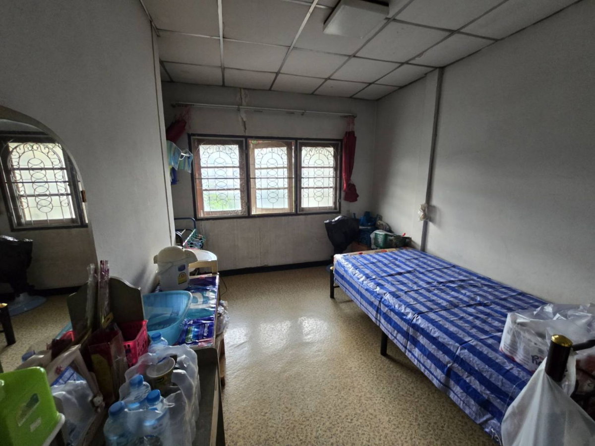 picture Super Rare! Open Space Behind the House with No Adjacent House!! 19 Sq.wah Townhouse for SALE at Baan Rinthong Lamlukka, Near BTS Khu Khot | #TPI-3488 - 7/13