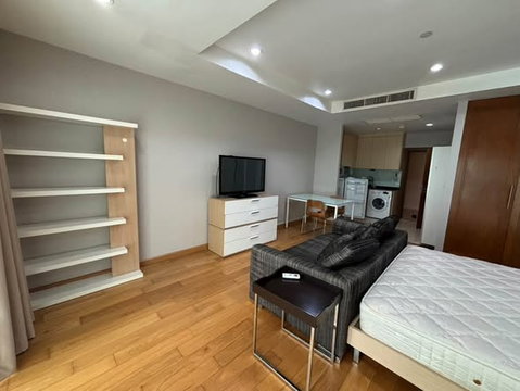 AA681430 | 1Bed | 1Bath | BTS Sala Daeng | 39sqm | THB 20,000/mo | Fl.12 — Sathorn Gardens Condominium Sathorn Road, Central Bangkok