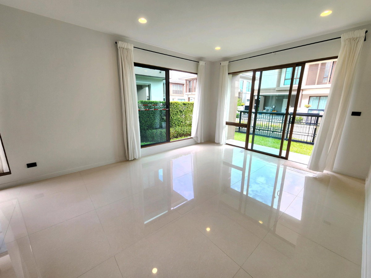 รูป HOT DEAL! บ้านสวยสภาพใหม่ บุราสิริ กรุงเทพกรีฑา (Burasiri Krungthep Kreetha) 4ห้องนอน 4ห้องน้ำ 57.50ตรวา. บ้านใช้น้อยมาก ด่วน เพียง 17.90mb - รูปที่ 14/53