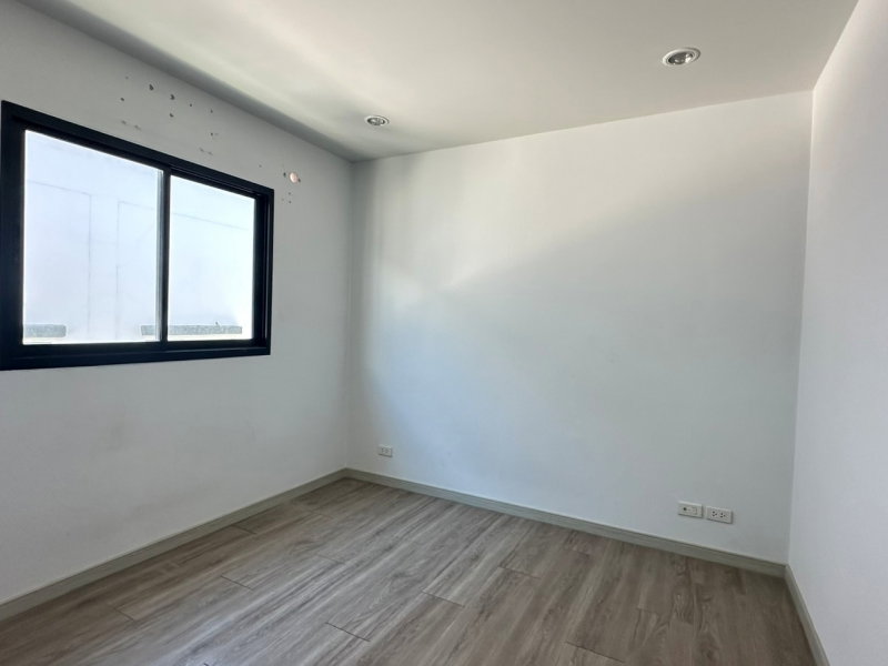 picture Townhouse for Sale at Arnintown Tientalay 7 - 12/13
