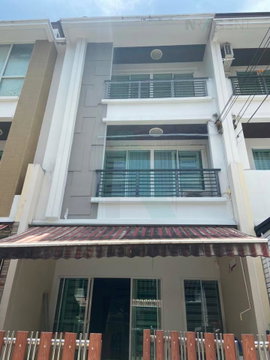📌 ให้เช่าทาวน์เฮาส์ 3 ชั้น บ้านกลางเมือง เอสเซ้นส์ สาทร - ตากสิน 2 3 ห้องนอน 3 ห้องน้ำ