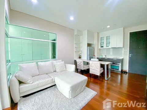 Ivy Thonglor 6802760