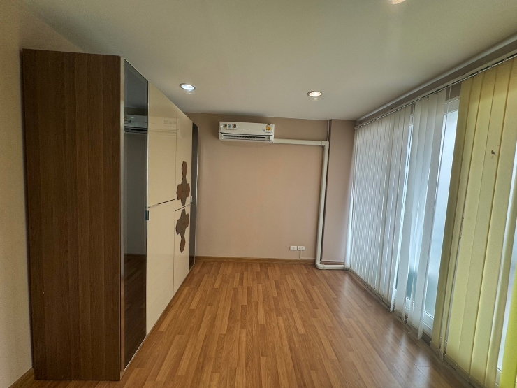 รูป 🏡✨ ให้เช่า ทาวน์เฮ้าส์ 3 ชั้น หลังมุม | K239
📍 บ้านกลางเมือง เออร์บาเนี่ยน พระราม 9–ลาดพร้าว
🔑 พร้อมเข้าอยู่ - รูปที่ 7/16
