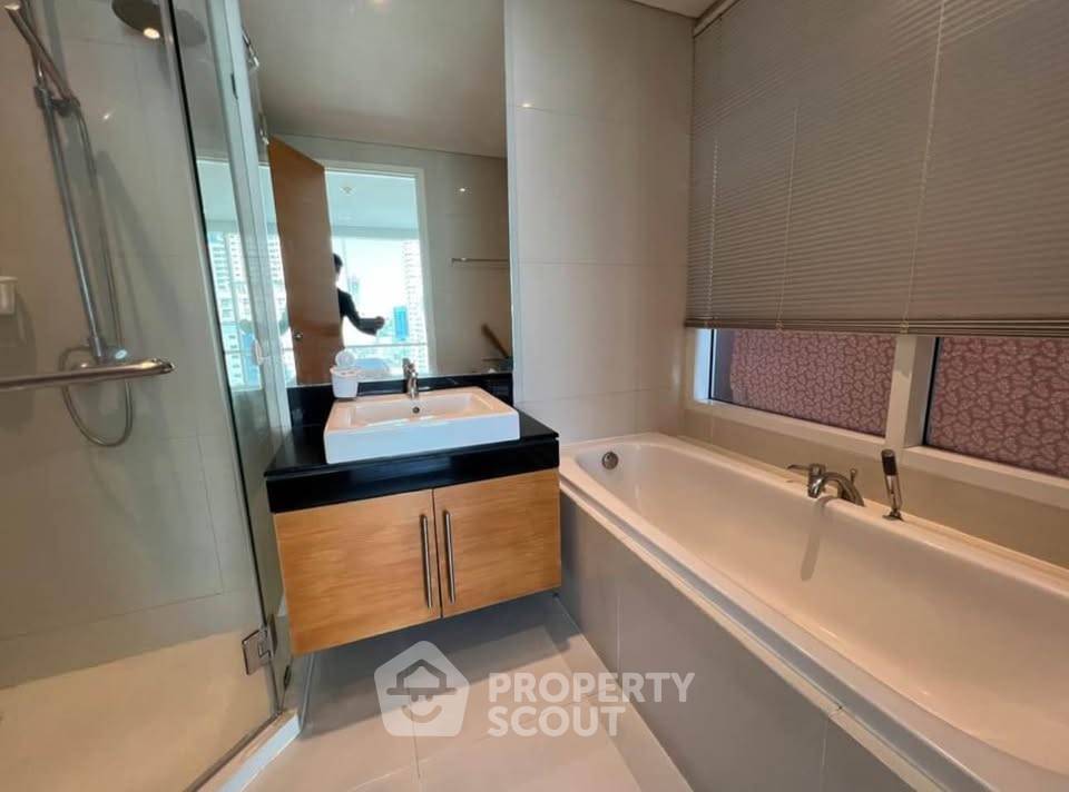 picture 2-BR Condo at Fullerton Sukhumvit near BTS Ekkamai (ID 3335927) - 3/25