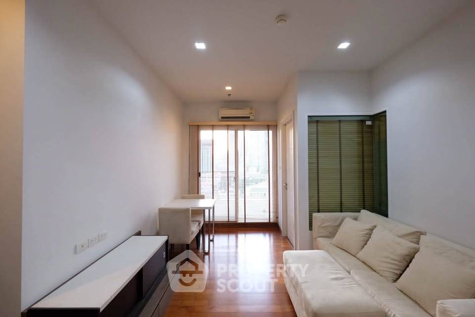 รูป คอนโด 1-ห้องนอน ที่ ไอวี่สาทร 10 ใกล้ BTS เซนต์หลุยส์ (ID 3336721) - รูปที่ 2/10