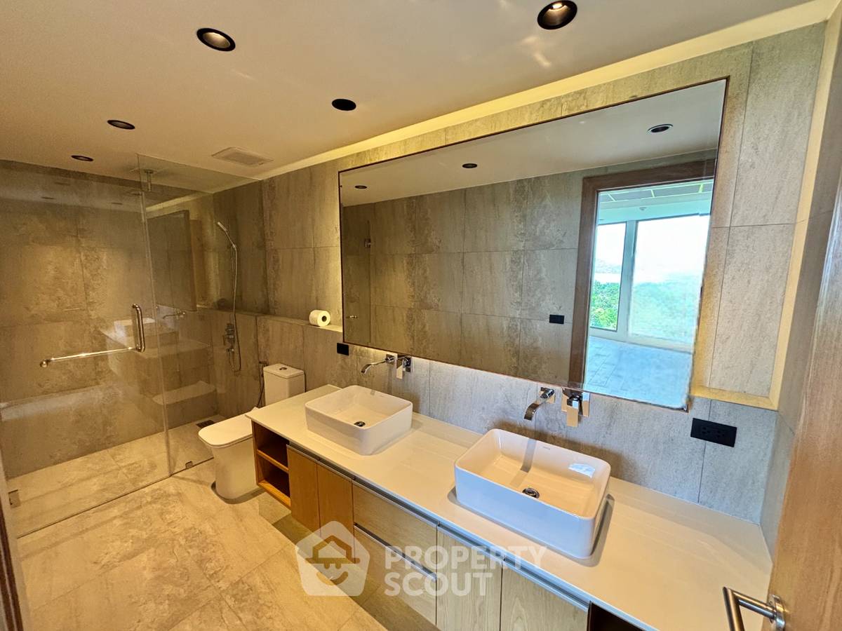 รูป ขายคอนโด 2 ห้องนอน 108 ตร.ม. ที่ Bluepoint Luxury Condominiums Patong (ID 985749) - รูปที่ 8/27