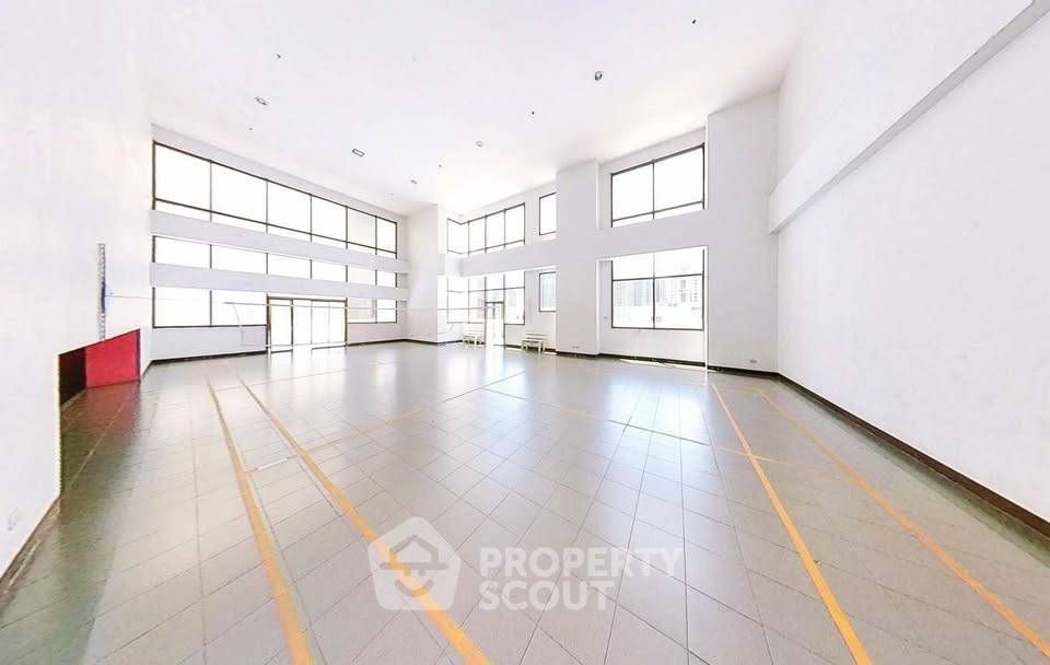 picture 23rd-Floor 2-BR Top View Tower 300m To BTS Thong Lor (ID 3336695) - 17/20