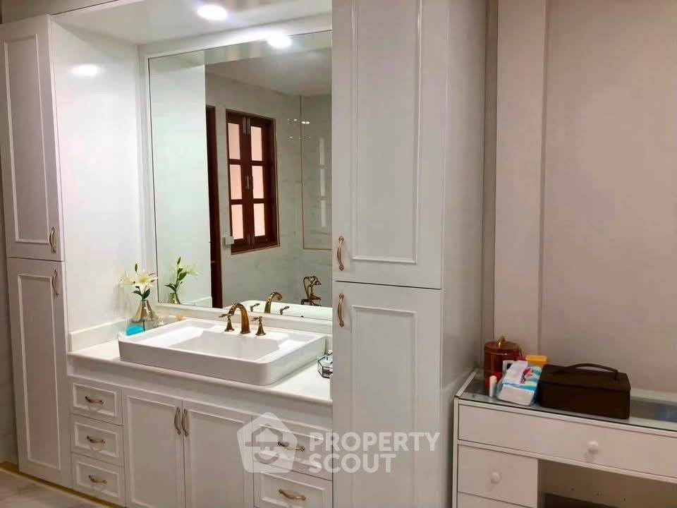 picture 3-BR Townhouse near MRT Huai Khwang (ID 3334157) - 13/17