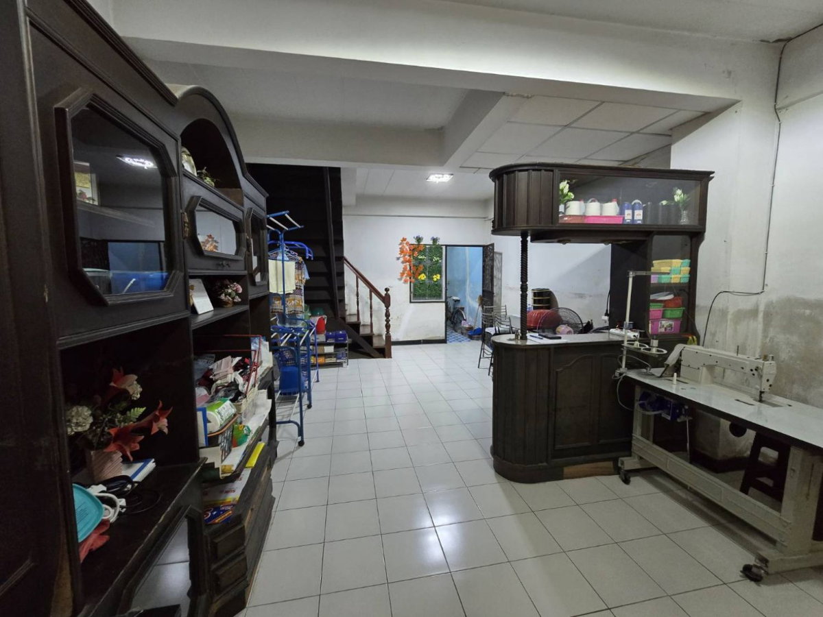 picture Super Rare! Open Space Behind the House with No Adjacent House!! 19 Sq.wah Townhouse for SALE at Baan Rinthong Lamlukka, Near BTS Khu Khot | #TPI-3488 - 4/13