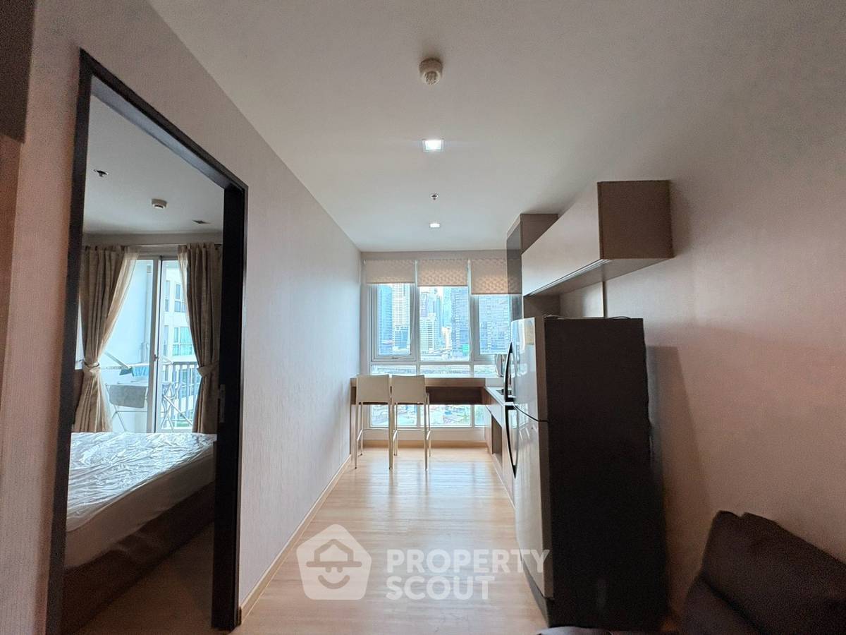 รูป คอนโด 1-ห้องนอน ที่ ริธึ่ม สาทร ใกล้ BTS สะพานตากสิน (ID 327931) - รูปที่ 4/13