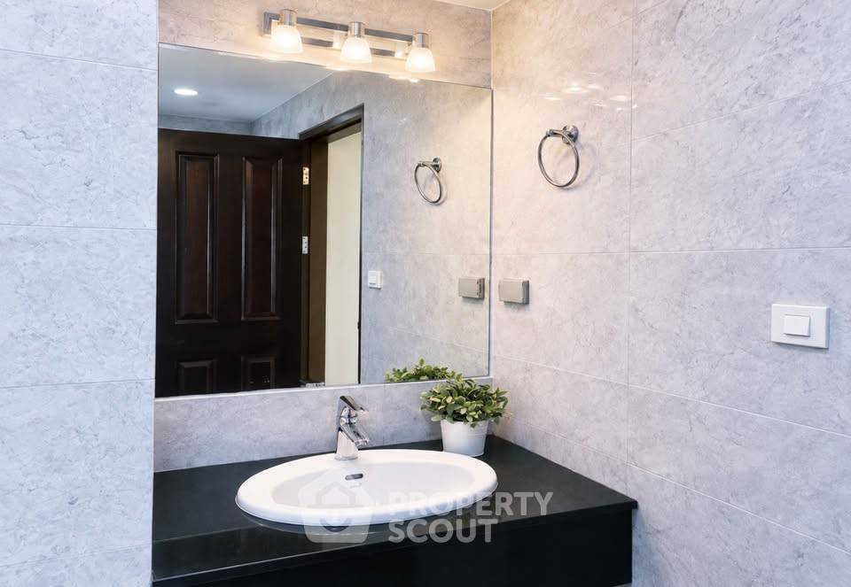 picture 23rd-Floor 2-BR Top View Tower 300m To BTS Thong Lor (ID 3336695) - 7/20