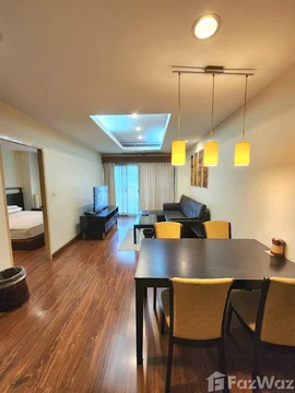 Warm Minimal Living in a Quiet Thonglor Setting 6803926