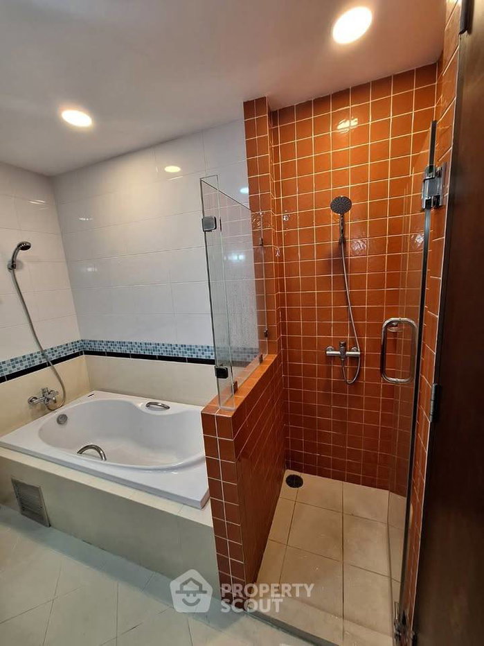 picture 2-BR Condo at Citi Smart Sukhumvit 18 near BTS Asok (ID 3336159) - 7/12