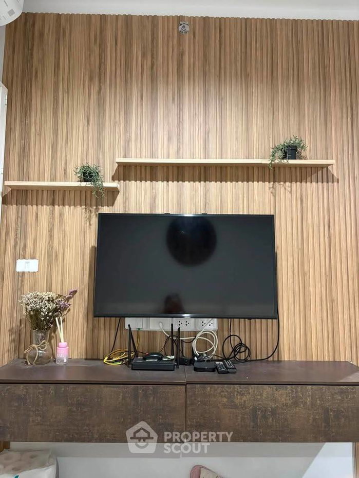 picture 15th-Floor 2-BR Condo At Ideo Chula Samyan Near MRT Sam Yan (ID 3336740) - 3/12