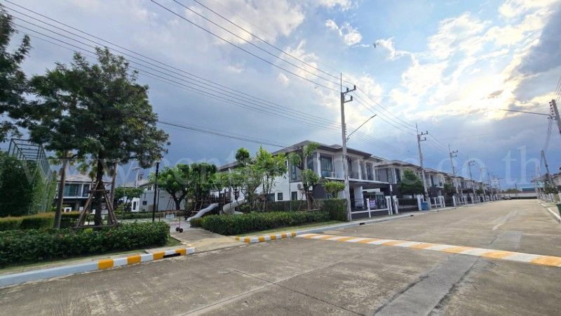 รูป บ้านเดี่ยว เอ็น ซี ออนกรีน ฌาร์ม คลาสสิก ติดสนามกอล์ฟธัญญะธานี หลังริม ต้นโครงการติดสวน - รูปที่ 29/30