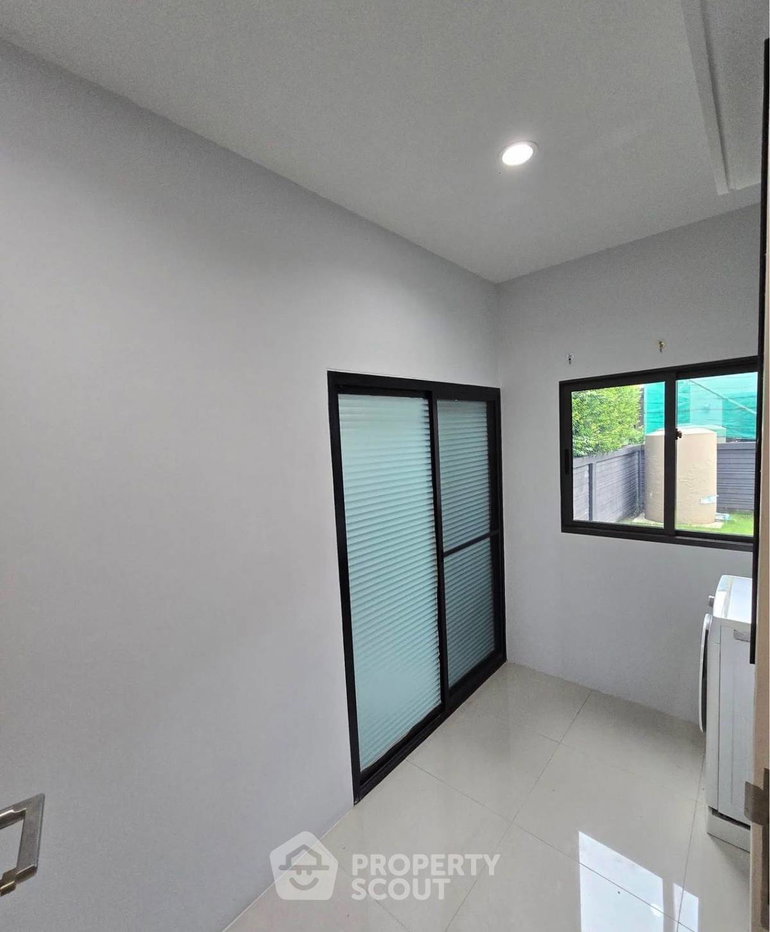 รูป บ้าน 3 ห้องนอน 300 ตร.ม. ให้เช่า Setthasiri-Krungthep Kreetha 2 (ID 3337012) - รูปที่ 19/23