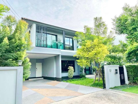 ให้เช่าบ้านบุราสิริ วงแหวน-อ่อนนุช (Burasiri Wongwaen-On Nut) แบบ 4ห้องนอน 3ห้องน้ำ ใกล้เมกา บางนา