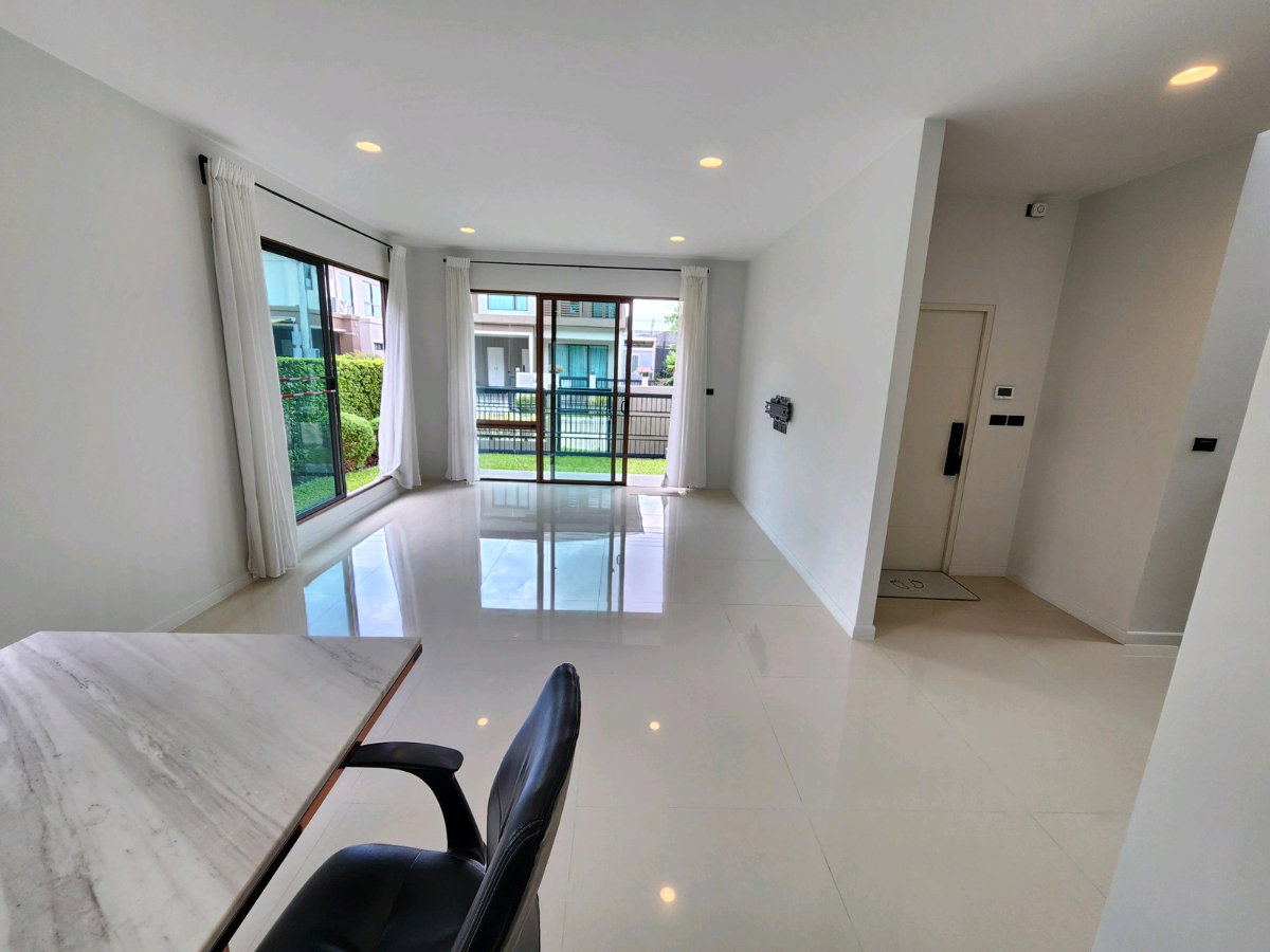 รูป HOT DEAL! บ้านสวยสภาพใหม่ บุราสิริ กรุงเทพกรีฑา (Burasiri Krungthep Kreetha) 4ห้องนอน 4ห้องน้ำ 57.50ตรวา. บ้านใช้น้อยมาก ด่วน เพียง 17.90mb - รูปที่ 22/53