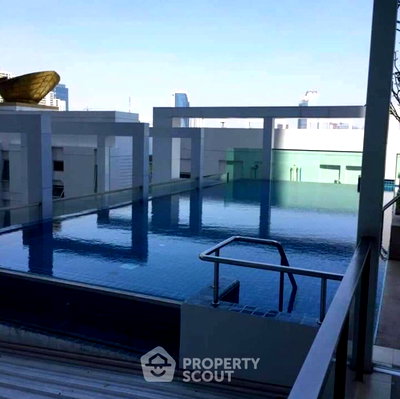Condos for sale : 1-BR Condo at T.c. Green Rama 9 near MRT Phra Ram 9 (ID 3335349)