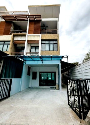 Townhouses for rent Bangkok : For Rent: Corner-Unit Townhome at Sixnature Watcharaphon – 3 Stories, 3 Bedrooms, 3 Bathrooms, 25 Sq. Wah