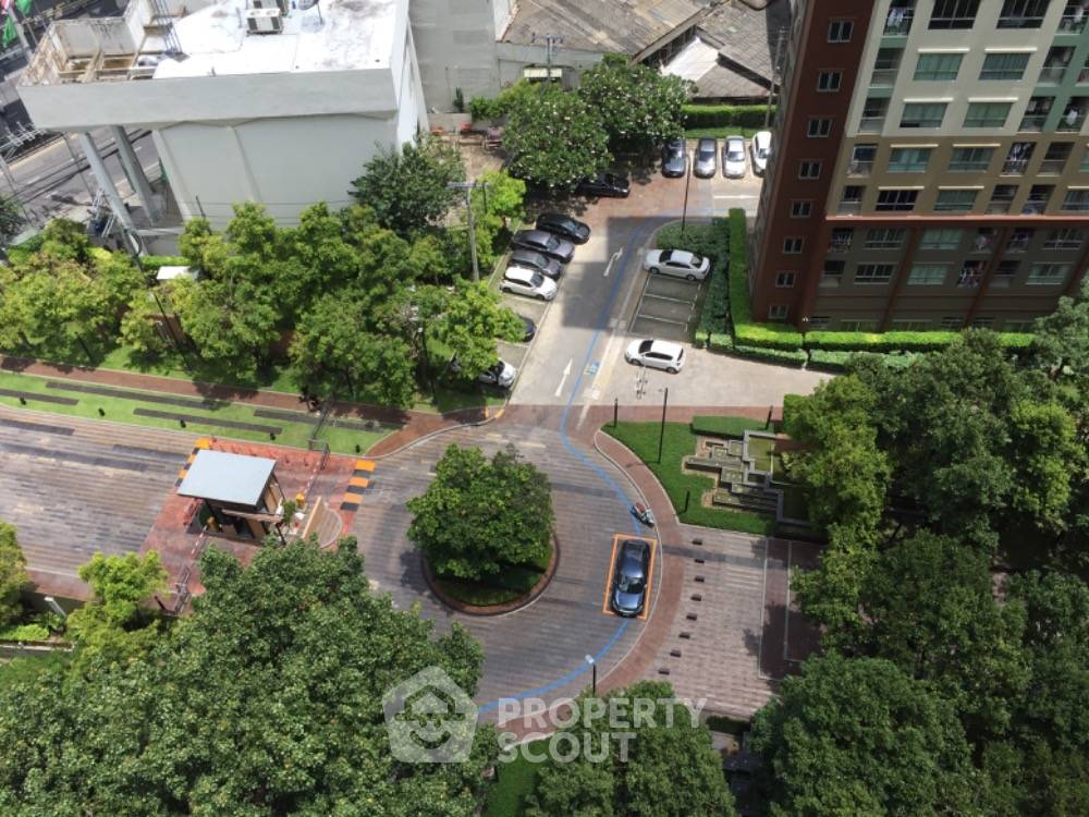 picture 1-BR Condo at Lumpini Place Ratchayothin near BTS Ratchayothin (ID 1395360) - 4/14