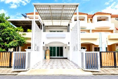 ทาวน์โฮม กรุงเทพมหานคร : 🏡 ขายทาวน์เฮ้าส์ 3 ชั้น นันนภัทร ดอนเมือง  รีโนเวทใหม่ พร้อมอยู่ 4 ห้องนอน 3 ห้องน้ำ