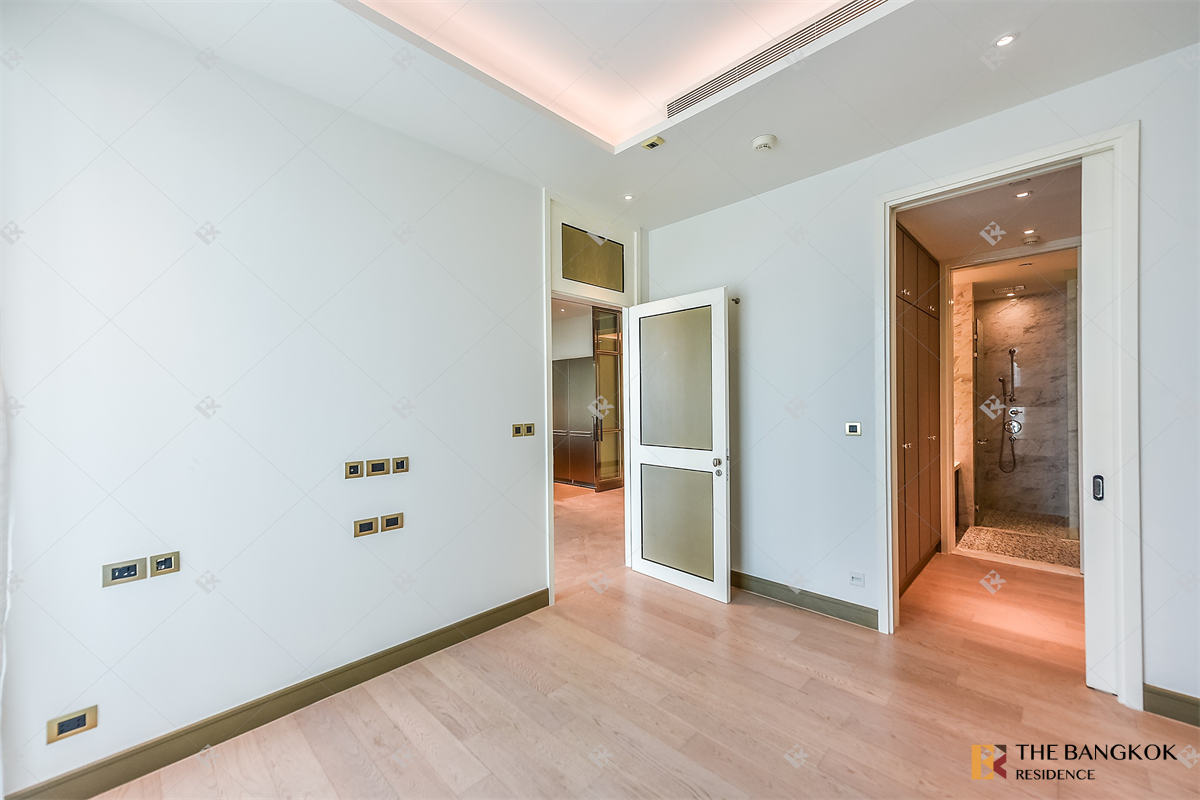 picture The Residences At Mandarin Oriental Bangkok Luxuriously Elevated Unit - 3/10
