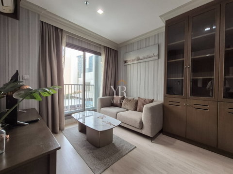 Rhythm Rangnam 2 bedrooms, 2 bathrooms, fully furnished, ready to move in, only 100 m. to BTS Victory Monument, opposite King Power.