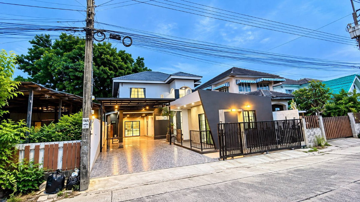 รูป บ้านหลังใหญ่ รีโนเวทใหม่ ทำเลดี กว้างขวาง ราคาถูก ตกแต่งอย่างดี หมู่บ้าน ทรัพย์ไพศาล 107/122  ซอยเลียบวารี59 แขวงโคกแฝด เขตหนองจอก - รูปที่ 1/40