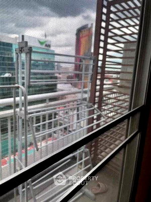 Condos for sale : 21st-Floor 1-BR Centric Scene Phaholyothin 9 | BTS Ari (ID 3334448)