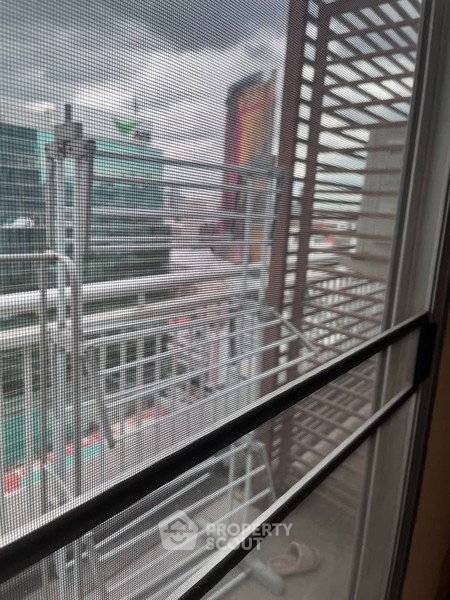 picture 21st-Floor 1-BR Centric Scene Phaholyothin 9 | BTS Ari (ID 3334448) - 1/8