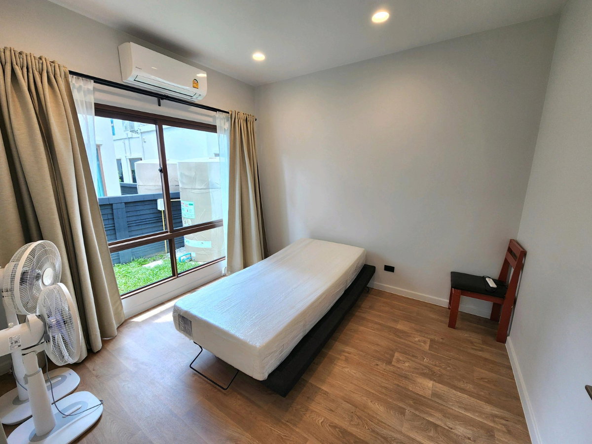 รูป HOT DEAL! บ้านสวยสภาพใหม่ บุราสิริ กรุงเทพกรีฑา (Burasiri Krungthep Kreetha) 4ห้องนอน 4ห้องน้ำ 57.50ตรวา. บ้านใช้น้อยมาก ด่วน เพียง 17.90mb - รูปที่ 15/53