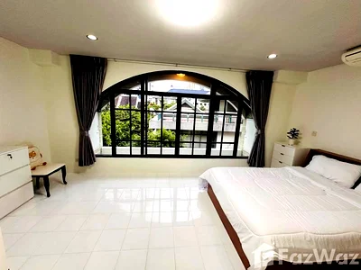 Townhouses for rent Srinakharinwirot University Prasanmit Campus : Townhome and Home office for Rent 6802915