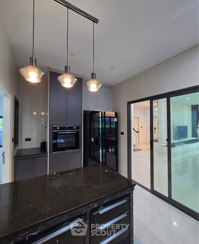 รูป บ้าน 3 ห้องนอน 300 ตร.ม. ให้เช่า Setthasiri-Krungthep Kreetha 2 (ID 3337012) - รูปที่ 6/23