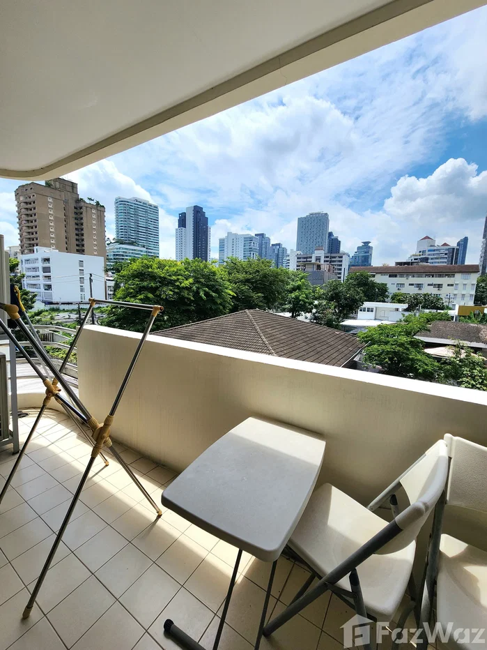 picture Warm Minimal Living in a Quiet Thonglor Setting 6803926 - 10/16