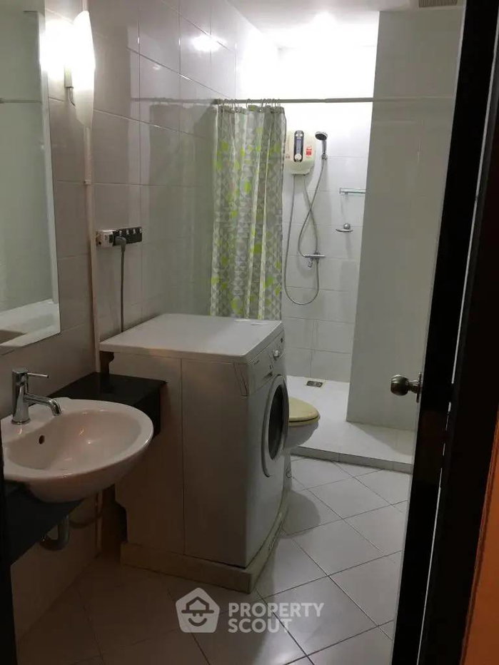 picture 2-BR Condo at Citi Smart Sukhumvit 18 near BTS Asok (ID 3333729) - 16/17