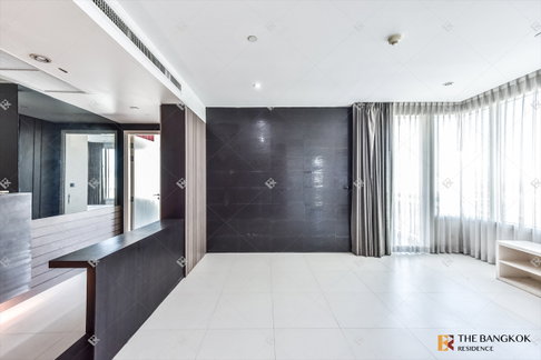 🖤🖤Manhattan Chidlom Spacious Unit in Central Chidlom Near BTS Chit Lom🖤🖤