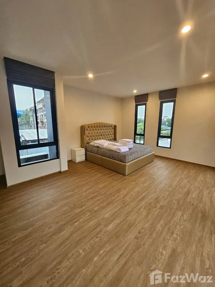 picture 5 Bedroom House for rent in Bang Chak, Bangkok  6803908 - 3/20
