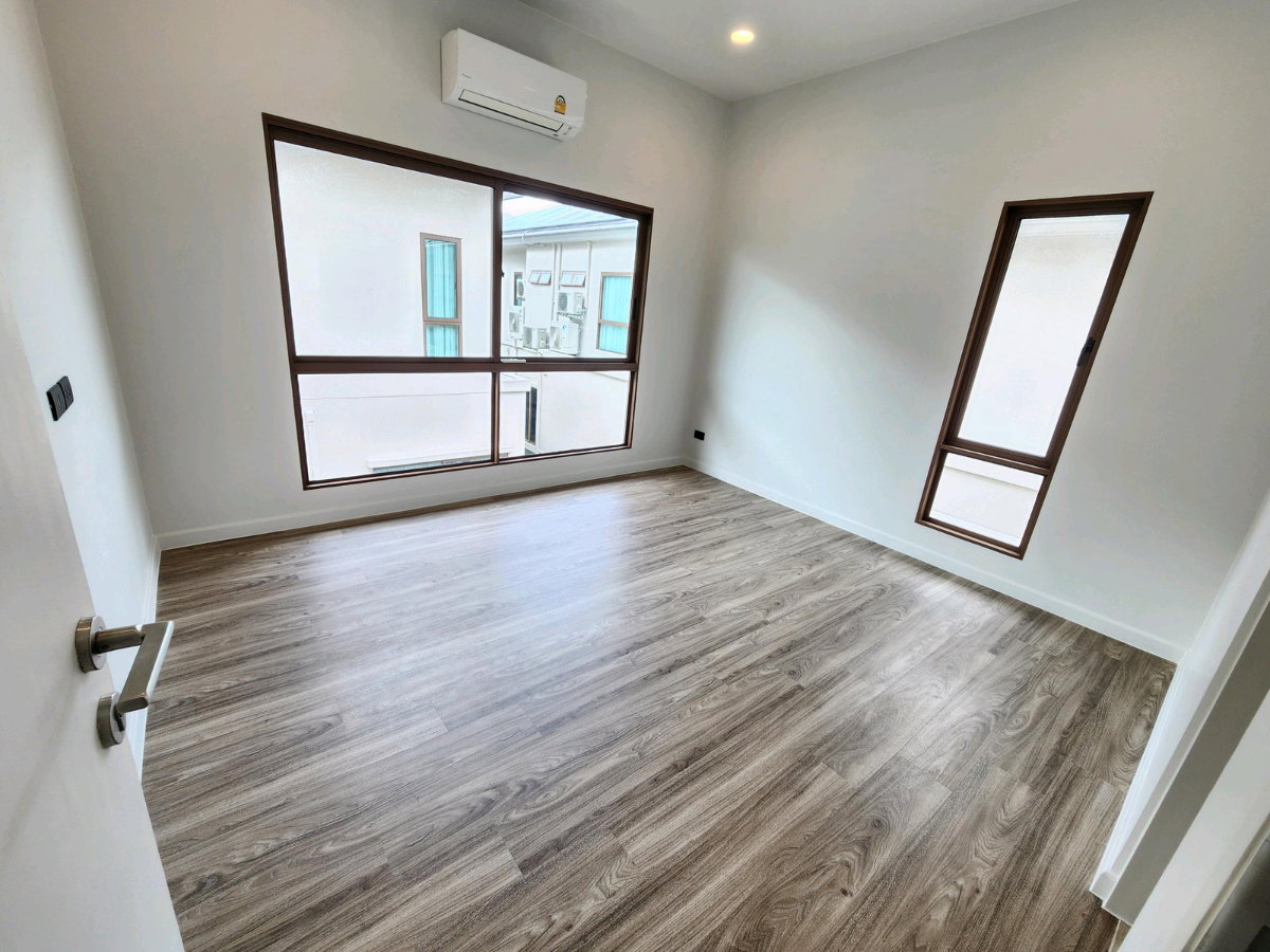 รูป HOT DEAL! บ้านสวยสภาพใหม่ บุราสิริ กรุงเทพกรีฑา (Burasiri Krungthep Kreetha) 4ห้องนอน 4ห้องน้ำ 57.50ตรวา. บ้านใช้น้อยมาก ด่วน เพียง 17.90mb - รูปที่ 32/53