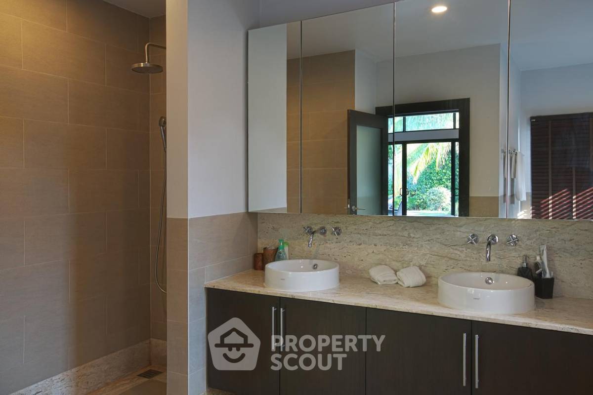 รูป วิลล่าสามห้องนอนขนาด 350 ตร.ม. ขายในลากูน่า ภูเก็ต (ID 792018) - รูปที่ 8/15
