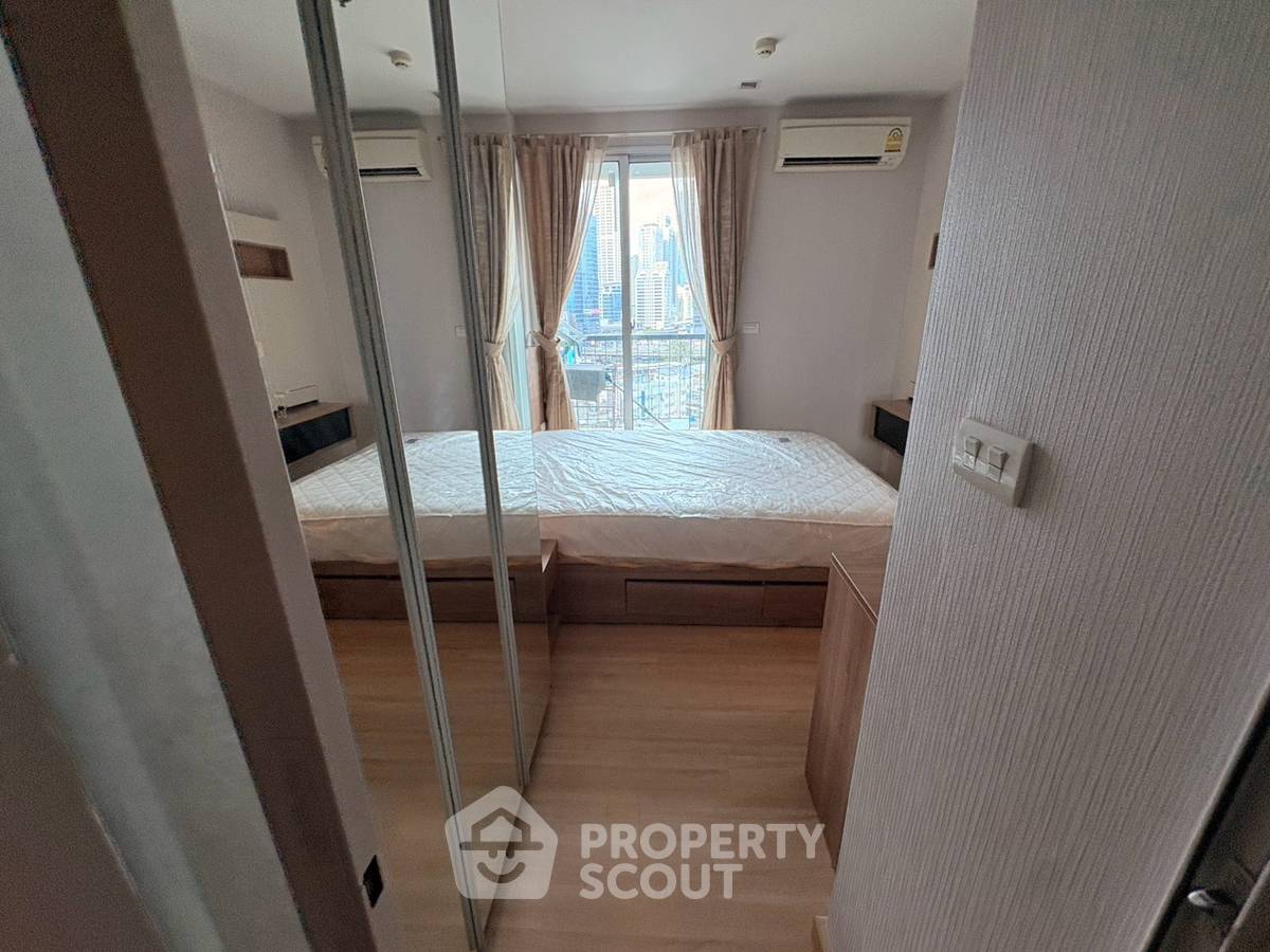 รูป คอนโด 1-ห้องนอน ที่ ริธึ่ม สาทร ใกล้ BTS สะพานตากสิน (ID 327931) - รูปที่ 8/13