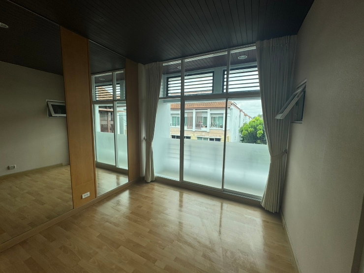 รูป 🏡✨ ให้เช่า ทาวน์เฮ้าส์ 3 ชั้น หลังมุม | K239
📍 บ้านกลางเมือง เออร์บาเนี่ยน พระราม 9–ลาดพร้าว
🔑 พร้อมเข้าอยู่ - รูปที่ 10/16