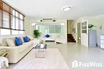 Houses for rent Bangkok : 5 Bedroom House for rent in Khlong Toei Nuea, Bangkok  6802931