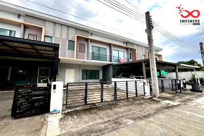 ทาวน์โฮม สนามบินสุวรรณภูมิ : ขายทาวน์เฮาส์ 2 ชั้น 22 ตร.ว. เดอะคอนเนค สวนหลวง-อ่อนนุช ถนนเฉลิมพระเกียรติ ร.9
