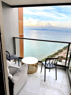 Condos for rent : Copacabana Beach Jomtien for Rent | 40 SQM, 51st Floor, Large Balcony