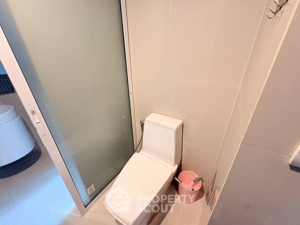 รูป คอนโด 1-ห้องนอน ที่ ริธึ่ม สาทร ใกล้ BTS สะพานตากสิน (ID 327931) - รูปที่ 10/13