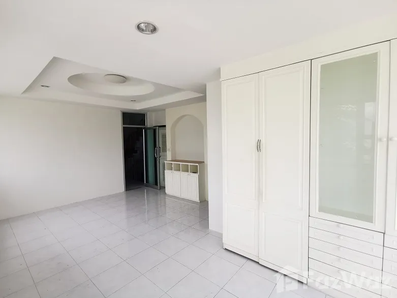 รูป บ้านเดี่ยวให้เช่า 5 ห้องนอน ใน ทรายกองดิน, กรุงเทพมหานคร 1106842 - รูปที่ 10/16